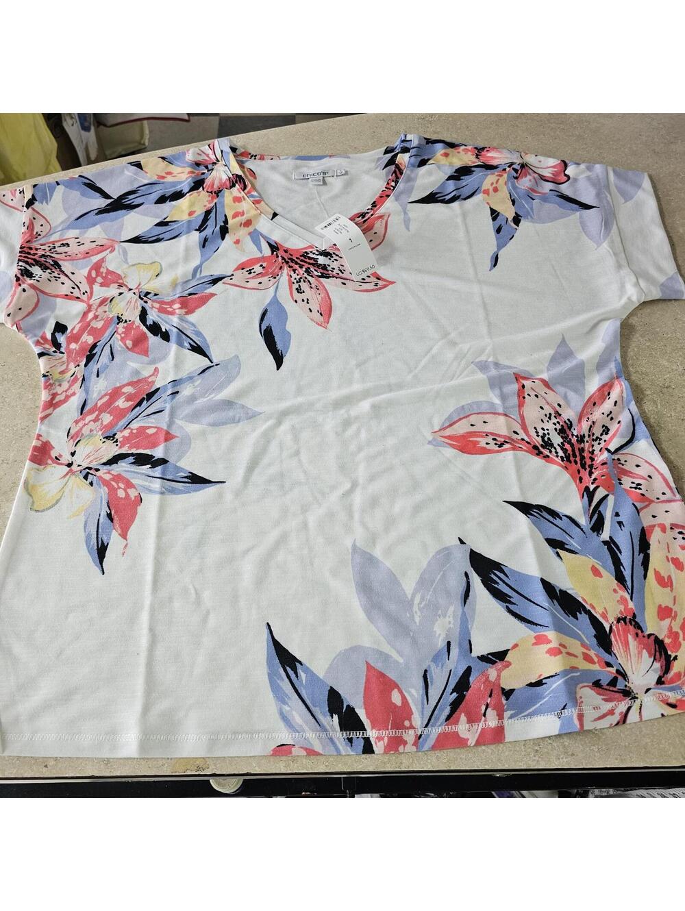 Chico's Floral Print V-Neck Short Sleeve Top Size 1 NEW
